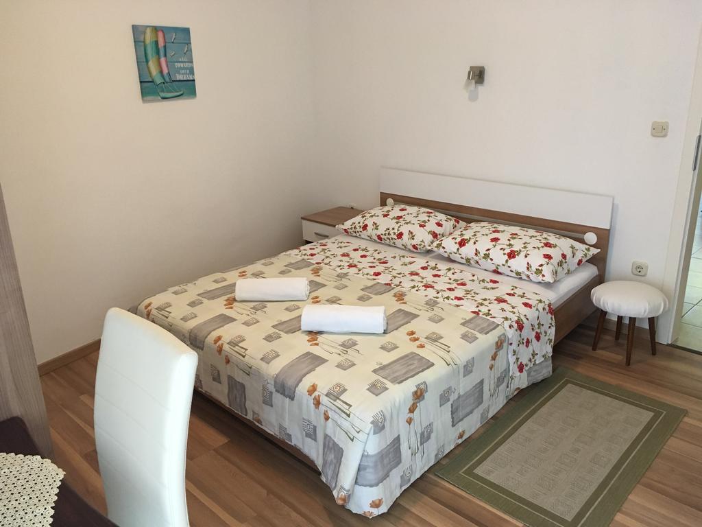 Banjol Apartaments Oma & Opa מראה חיצוני תמונה