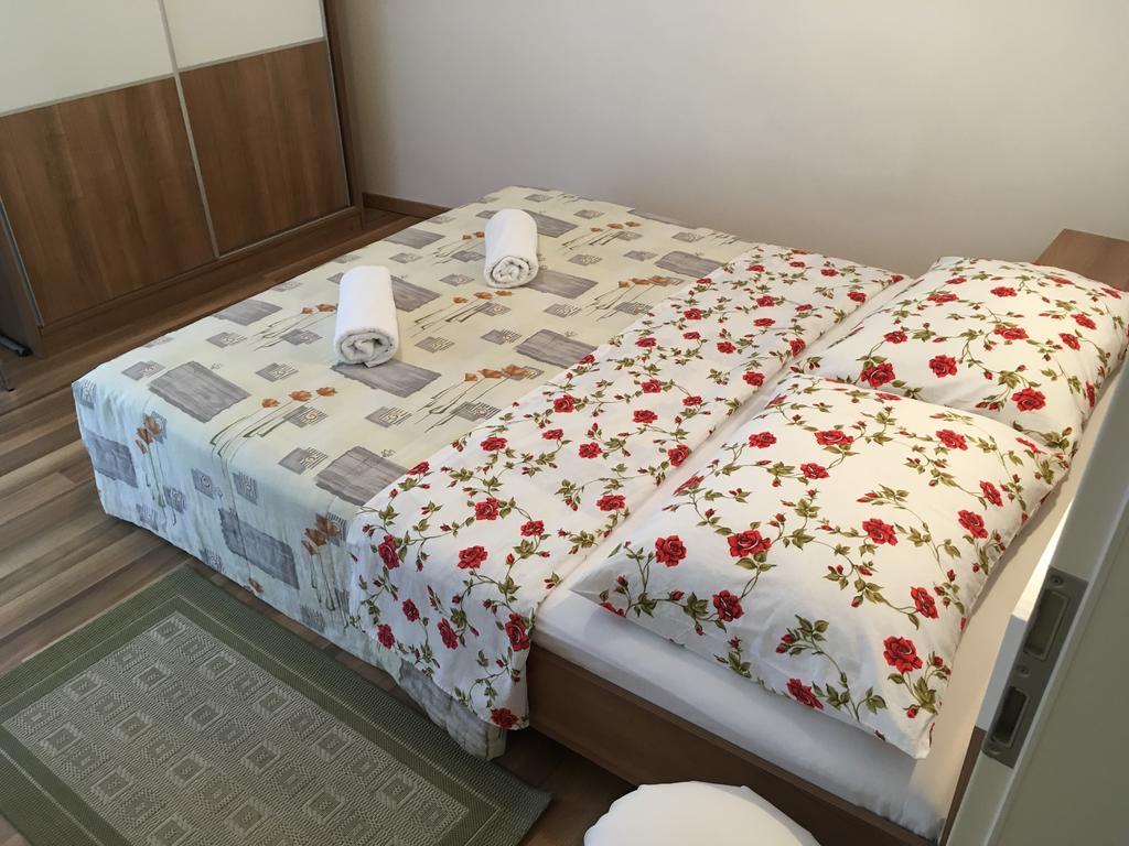 Banjol Apartaments Oma & Opa מראה חיצוני תמונה
