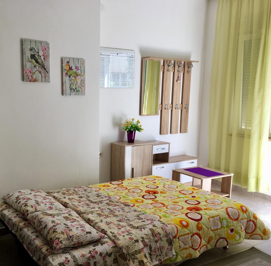 Banjol Apartaments Oma & Opa מראה חיצוני תמונה