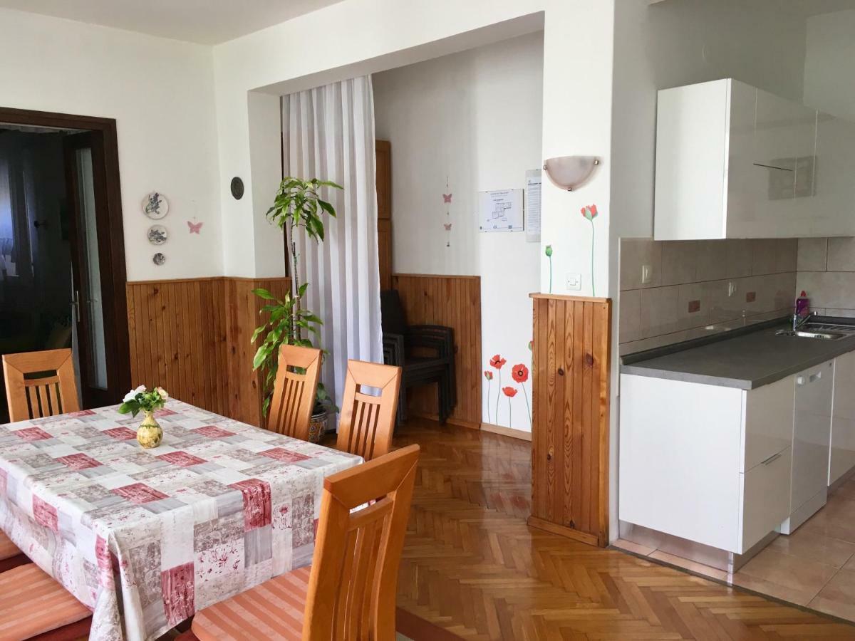 Banjol Apartaments Oma & Opa מראה חיצוני תמונה