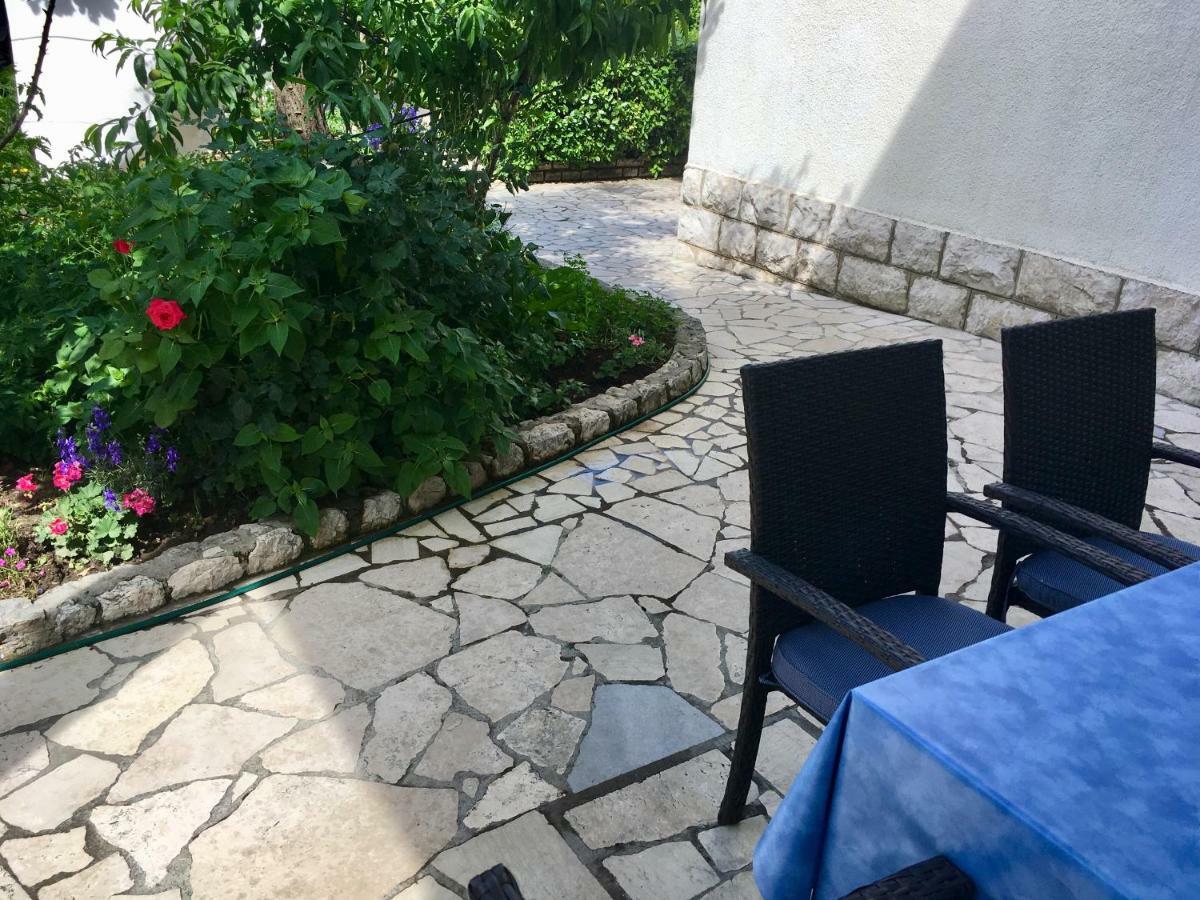 Banjol Apartaments Oma & Opa מראה חיצוני תמונה